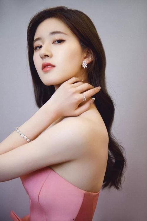 刘涛咪咪大的照片 赵露思微博,赵露思微博互动引关注”